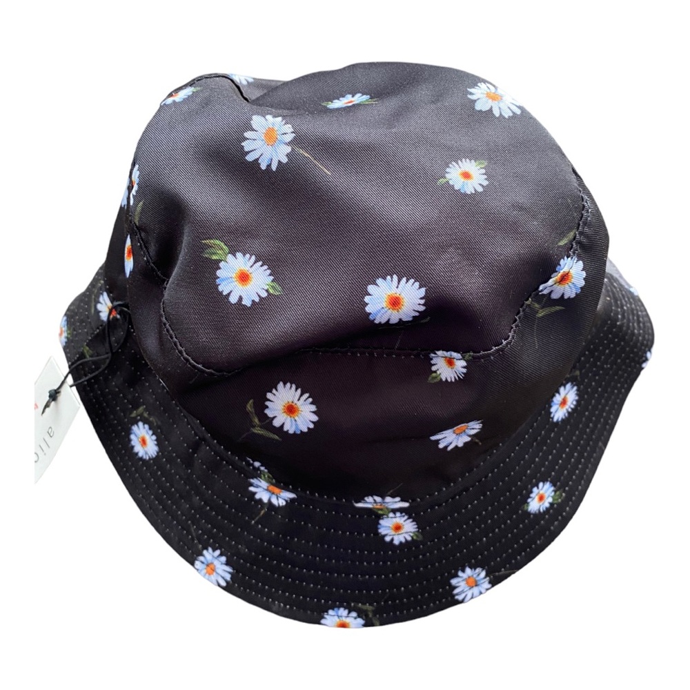 Alice+Olivia reversible bucket hat NWT